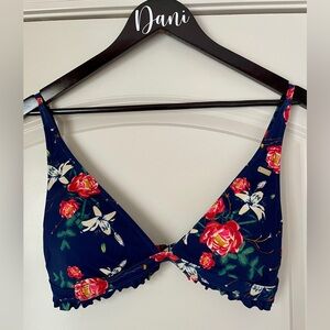 Roxy Women's Standard Love and Karma Swimsuit Bikini Top | M